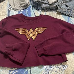 Wonder women cropped crew neck